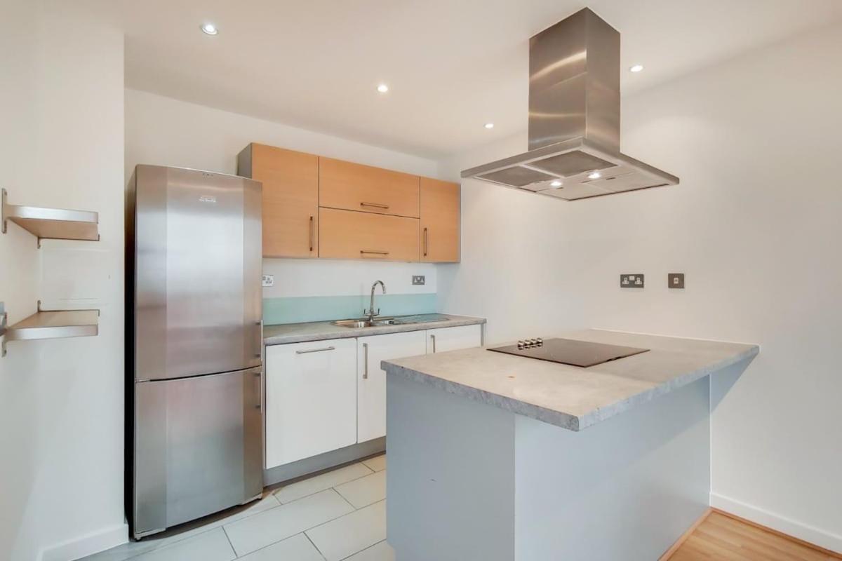 Stunning 2-bed, 2-bath With Balcony Views Stratford Westfield * Londra