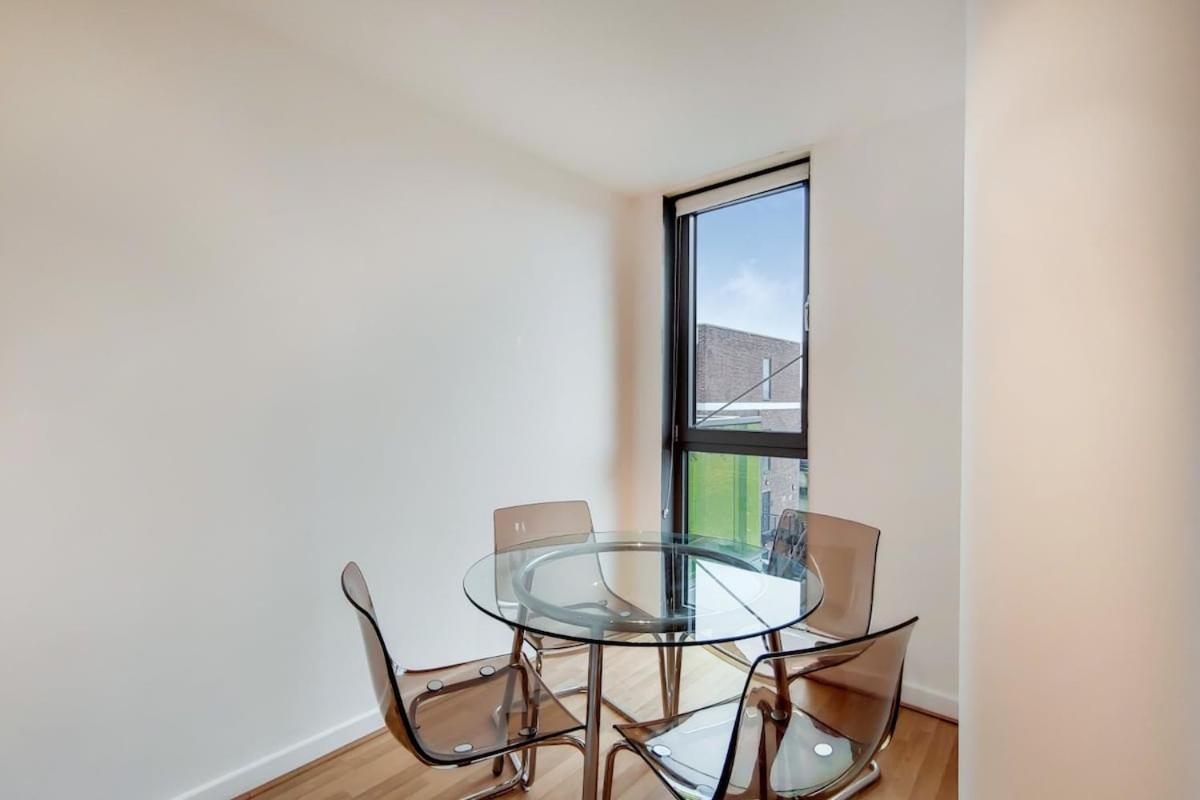 Stunning 2-bed, 2-bath With Balcony Views Stratford Westfield Londra