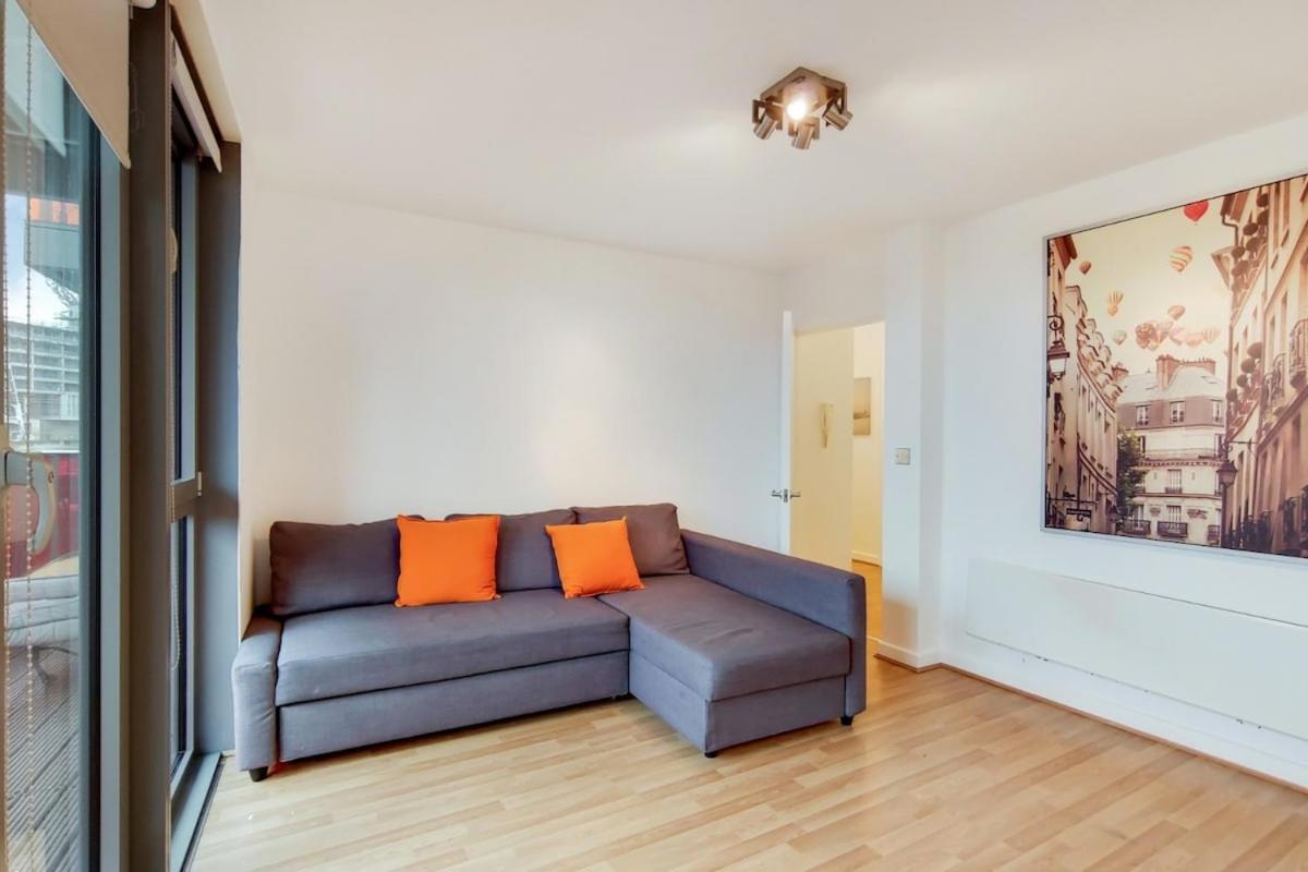 Appartamento Stunning 2-bed, 2-bath With Balcony Views Stratford Westfield Londra