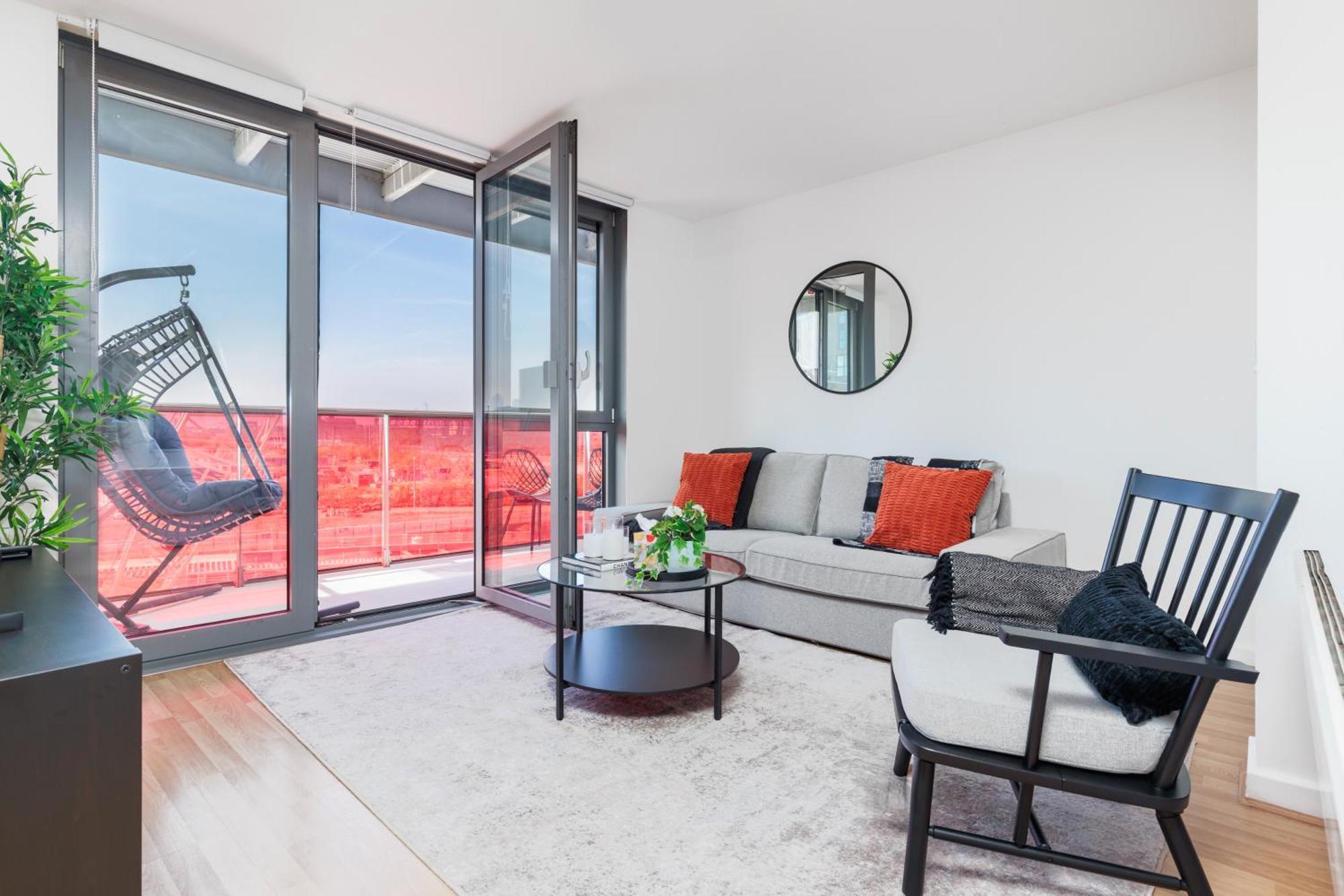 Stunning 2-bed, 2-bath With Balcony Views Stratford Westfield