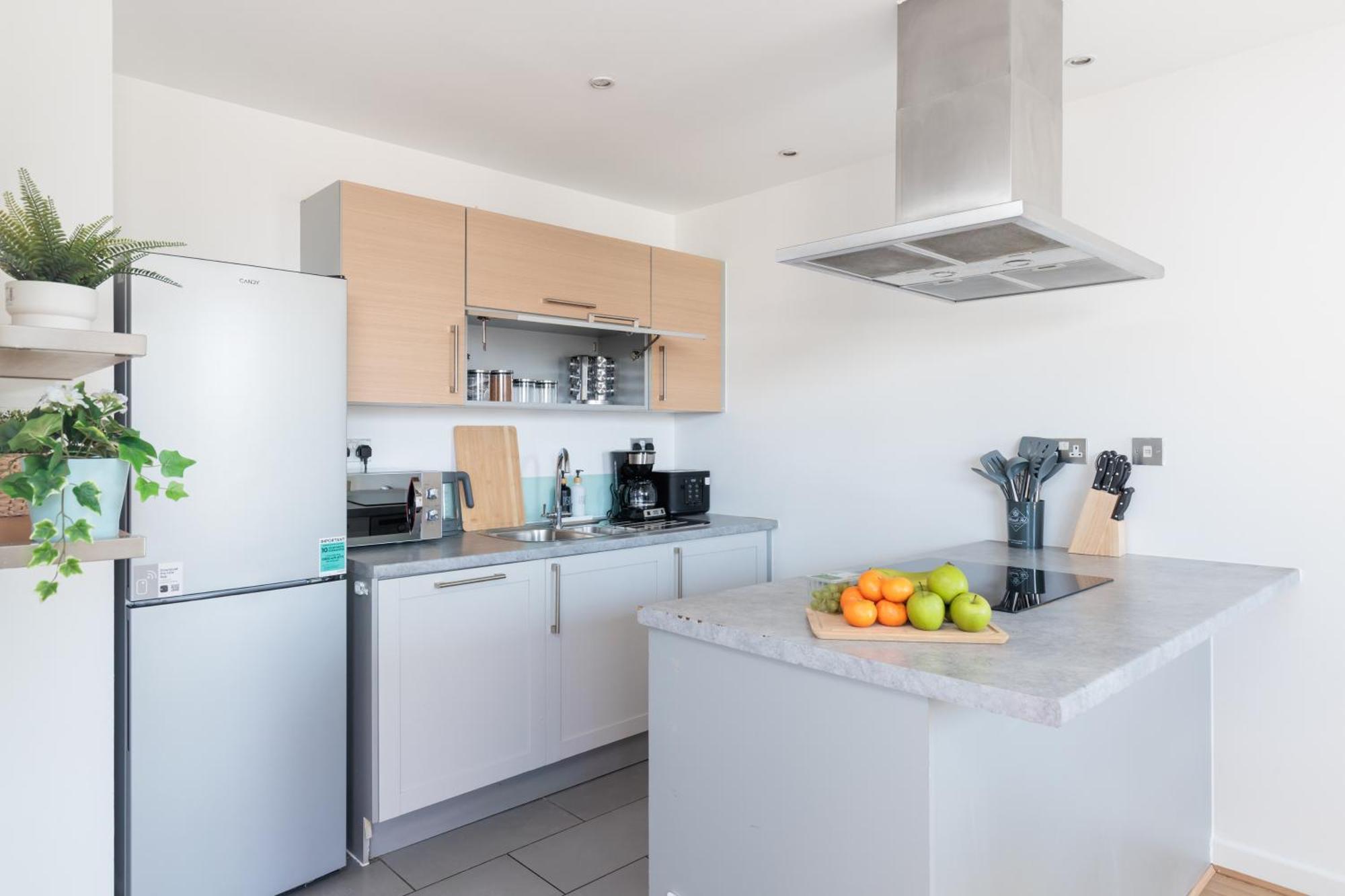 Stunning 2-bed, 2-bath With Balcony Views Stratford Westfield *