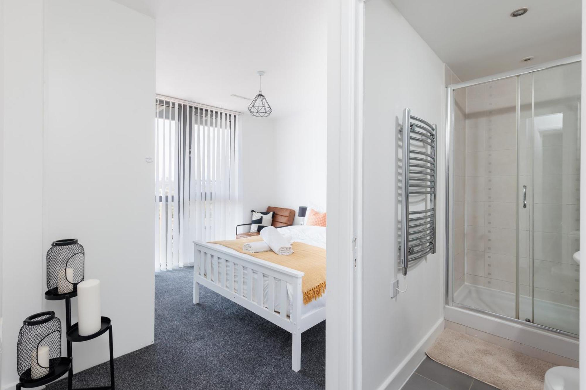 Apartment Stunning 2-bed, 2-bath With Balcony Views Stratford Westfield London